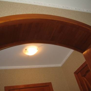 Арки деревянные (массив сосны), верняя часть арки "Модерн" при  толстой стене сделана наборной